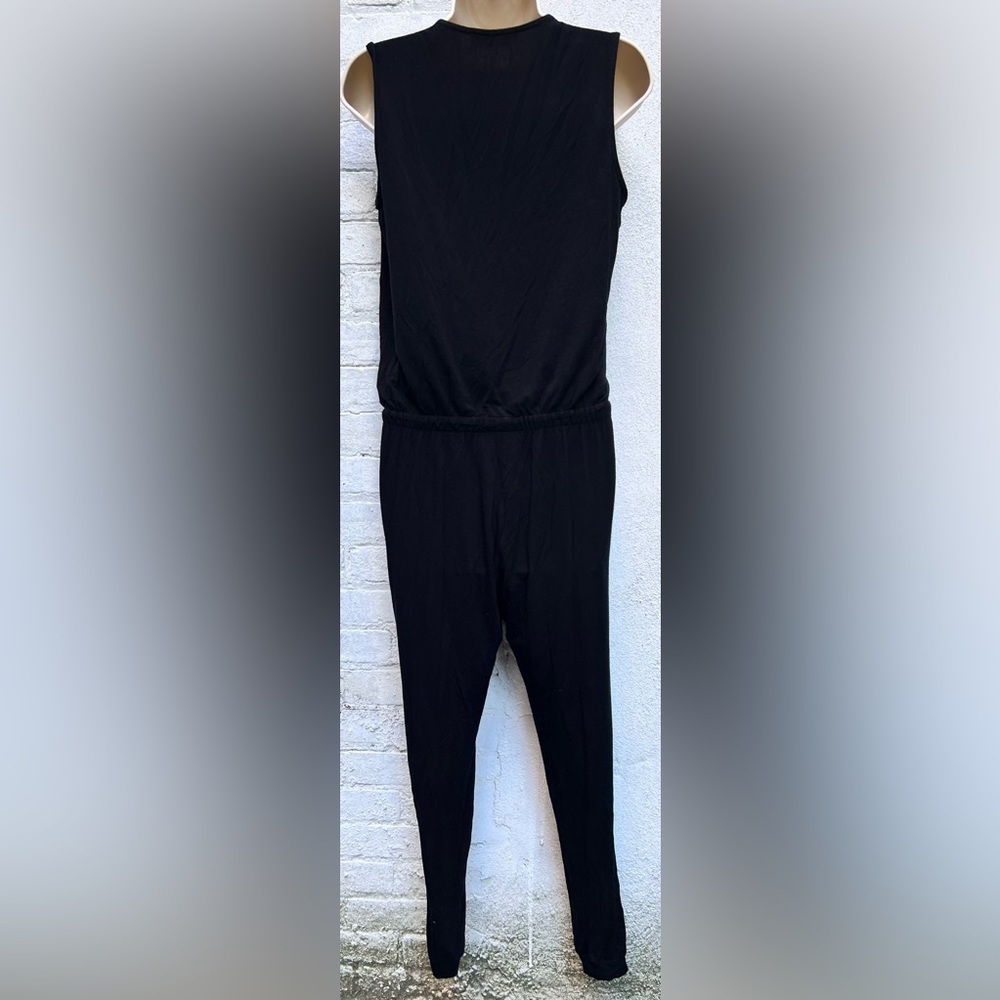 SIX/FIFTY V-Neck Jumpsuit - Picture 4 of 5